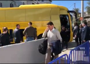 Η άφιξη της ΑΕΚ στο Περιστέρι (VIDEO)