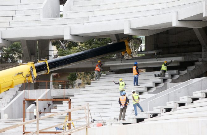 Και η τοποθέτηση κερκίδων συνεχίζεται… (VIDEO)
