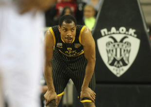 Χάντερ: Οι φίλαθλοι της ΑΕΚ μας έστειλαν στην οκτάδα