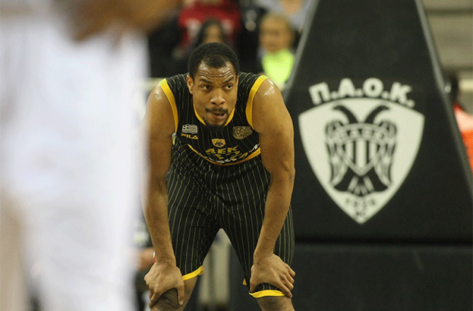 Χάντερ: Οι φίλαθλοι της ΑΕΚ μας έστειλαν στην οκτάδα