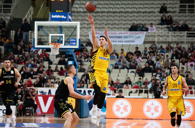 Λαρεντζάκης: «Στόχος μας να φτάσουμε στους τελικούς του πρωταθλήματος»