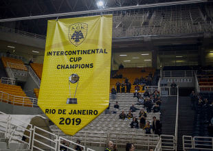 Το μπλουζάκι της… παγκόσμιας στο ΑΕΚ – ΠΑΟΚ