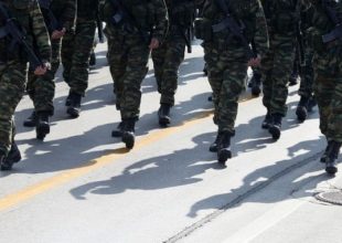 Στρατιωτική παρέλαση: Τα άσματα επιτρέπονται, τα συνθήματα όχι