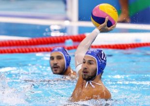 Ο Βλαχόπουλος νικητής στον ελληνικό “εμφύλιο” με τον Καπότση