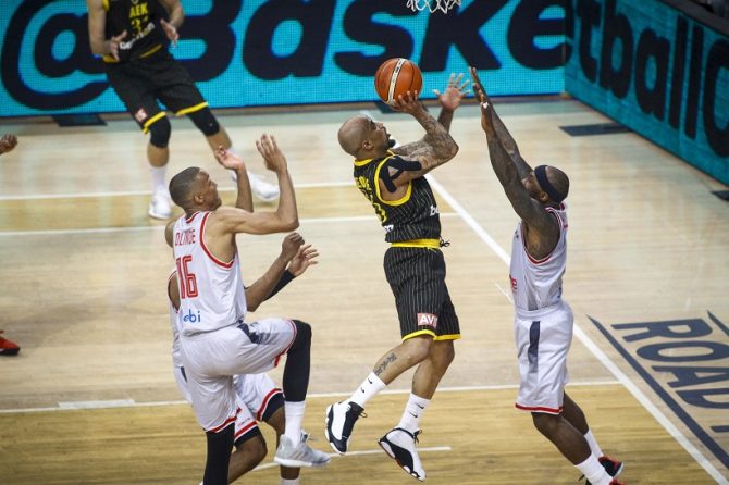 «Αντίδραση» με Λαύριο η Βασίλισσα