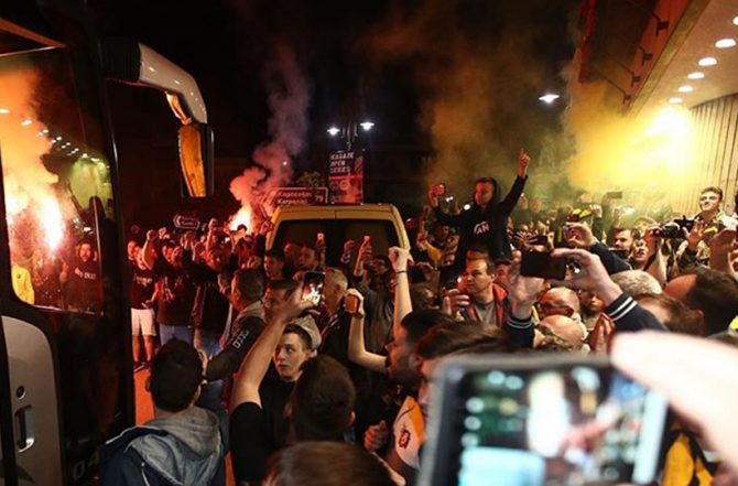 Στιγμές αποθέωσης για την ΑΕΚ στην Λαμία (ΦΩΤΟ)