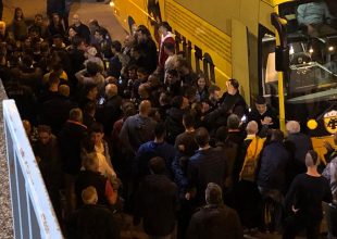 Αποθέωση κατά την αναχώρηση των κιτρινόμαυρων