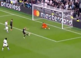 Τότεναμ – Αγιαξ: Το 0-1 από τον Ντε Μπεκ