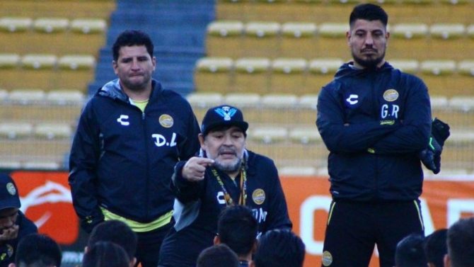 Μαραντόνα: «Ίσως φύγω από τους Ντοράδος»
