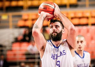 Μπουρούσης: «Δεν καθίσαμε κάτω με την ΑΕΚ να μιλήσουμε»
