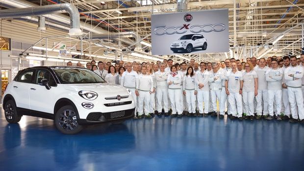 Ξεπέρασε τις 500.000 μονάδες η παραγωγή του Fiat 500
