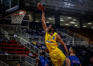 Κυριάρχησε η Βασίλισσα επί του Χολαργού