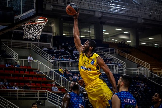 Κυριάρχησε η Βασίλισσα επί του Χολαργού