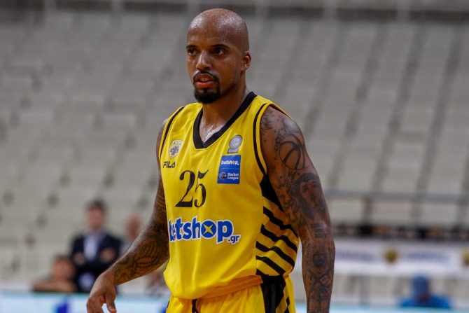 Θίοντορ: «Θα δώσουμε ακόμα μια μάχη στην Πάτρα»