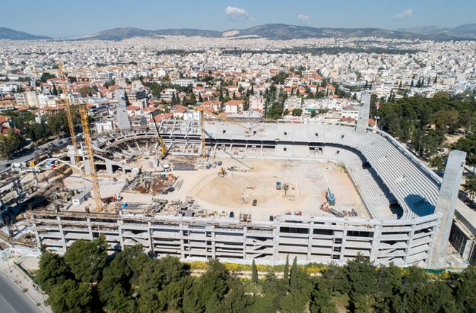 Συνεχίζεται η συναρμολόγηση του στεγάστρου (VIDEO)