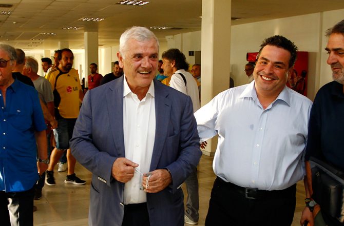 Παίζει black jack με τις πιθανότητες εναντίον του