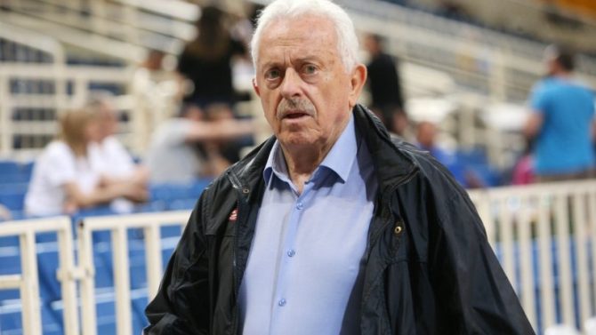 Επίπληξη στον Δουβή