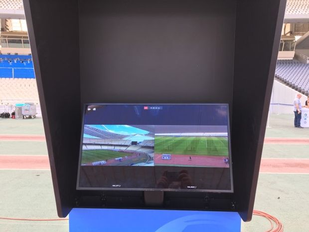 Έχει στηθεί ήδη το μόνιτορ του VAR Έχει στηθεί ήδη το μόνιτορ του VAR