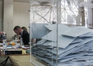 ΕΠΙΣΗΜΟ: Τα exit poll – Θρίλερ στην… ουρά για την είσοδο στην Βουλή (pics)