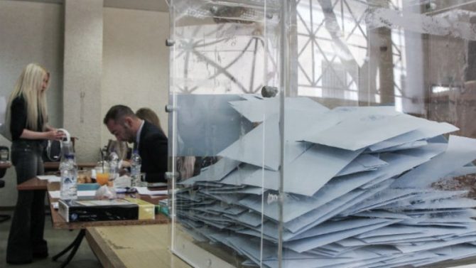 ΕΠΙΣΗΜΟ: Τα exit poll – Θρίλερ στην… ουρά για την είσοδο στην Βουλή (pics)