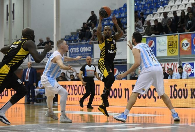 Με 100σταρα και στην κορυφή