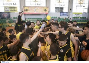 Στην Πάρο οι Παμπαίδες της ΑΕΚ