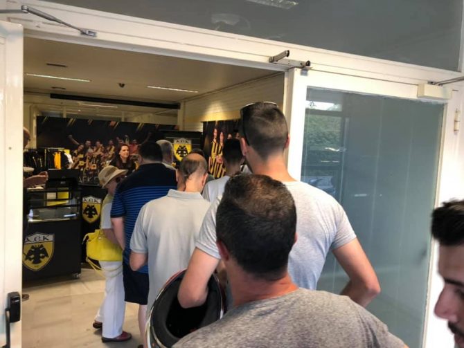 Μεγάλη ροή στην πρώτη μέρα των ανανεώσεων