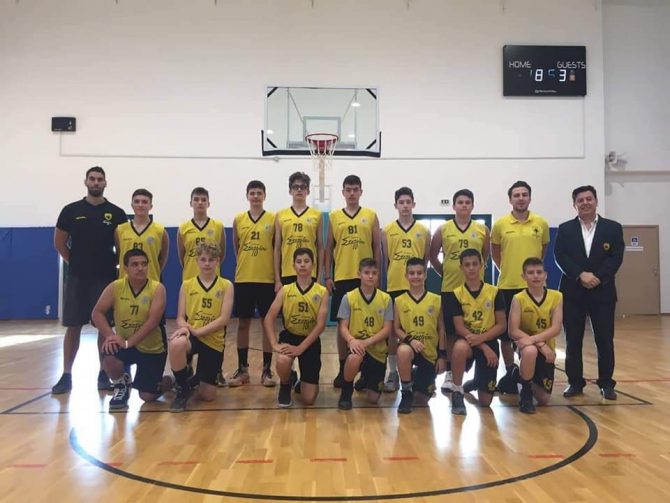 Ο Δήμαρχος Πάρου τίμησε τους Παμπαίδες της ΑΕΚ