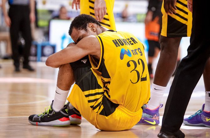 Θεραπεία ο λόγος απουσίας του Χάντερ;