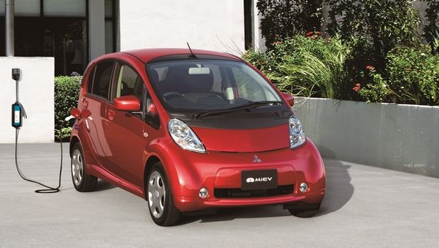10 χρόνια ηλεκτρικά Mitsubishi