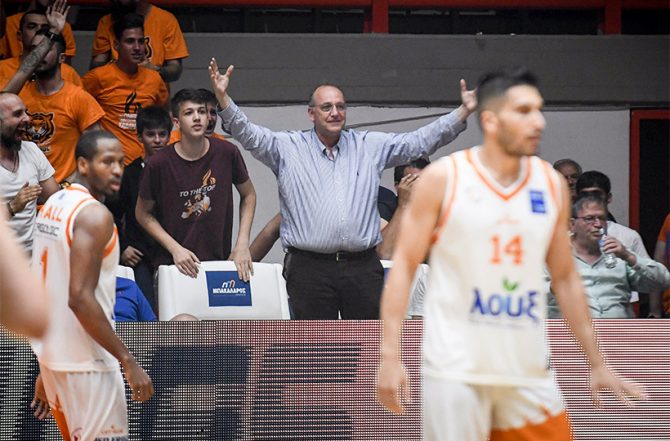 «Σκοτεινές» σφυρίχτρες στο ΟΑΚΑ «Σκοτεινές» σφυρίχτρες στο ΟΑΚΑ