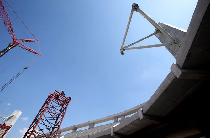Προχωρούν οι εργασίες για το στέγαστρο (VIDEO)