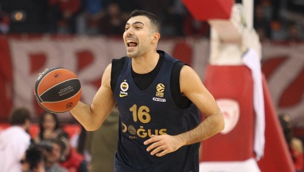 Μένει Φενέρ ο Σλούκας, είπε όχι στον Ολυμπιακό