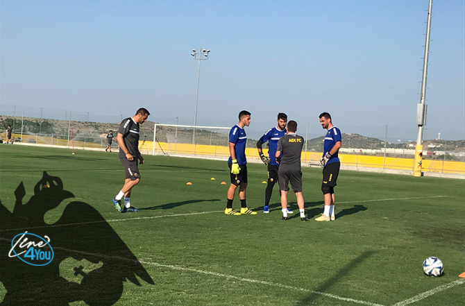 Στην «πίεση» και οι τερματοφύλακες (VIDEO+PICS) Στην «πίεση» και οι τερματοφύλακες (VIDEO+PICS)