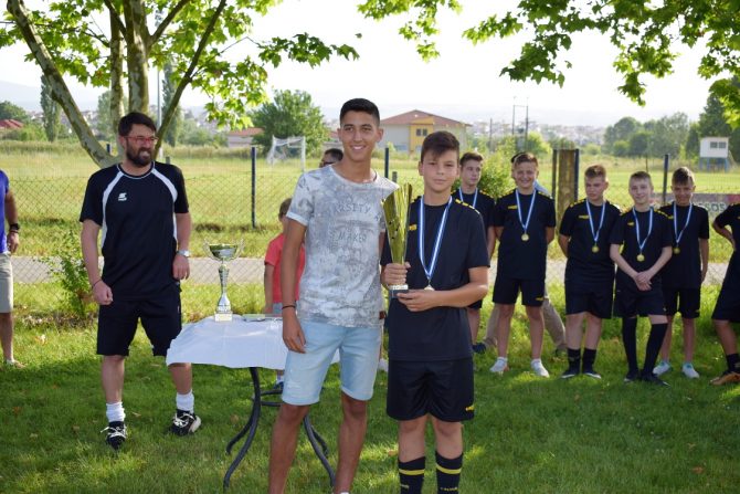 Απονομή Κυπέλλου και Μεταλλίων στην Κ14Β του Α.Ο. Ανατολής από τον Άγγελο Τσίρη