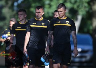 Με τα πόδια στο γήπεδο και όλοι μαζί! (VIDEO)