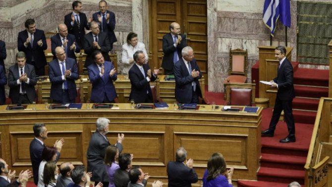 Με 158 ψήφους πήρε ψήφο εμπιστοσύνης η κυβέρνηση Μητσοτάκη