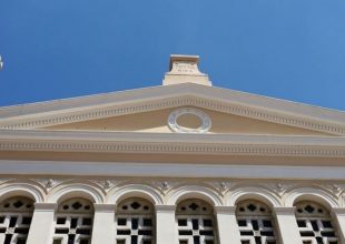 Σεισμός στην Αθήνα: Κατέρρευσαν παλιά και ακατοίκητα κτίρια