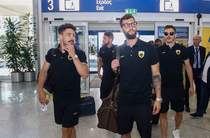 ΠΑΕ ΑΕΚ: «Λίγο πριν την επιβίβαση…» (ΦΩΤΟ)