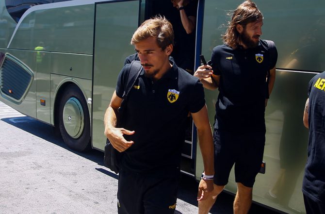 Έβγαλε βιβλίο με ποιήματα ο Ζεράλδες! (ΦΩΤΟ)