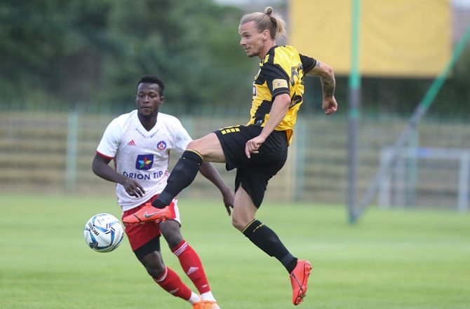 Χούλτ: «Θέλει να έχουμε κατοχή μπάλας, μου αρέσει το στυλ του Καρντόσο»