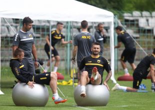 Ο Λιβάγια, ο Βράνιες και Κρίστιτσιτς απειλούν τον… γυμναστή (ΦΩΤΟ)