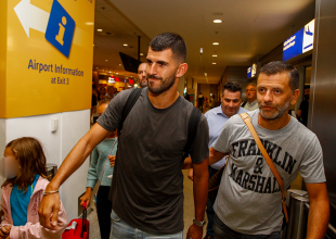 Έφτασε Αθήνα ο Ολιβέιρα για την ΑΕΚ (pics)