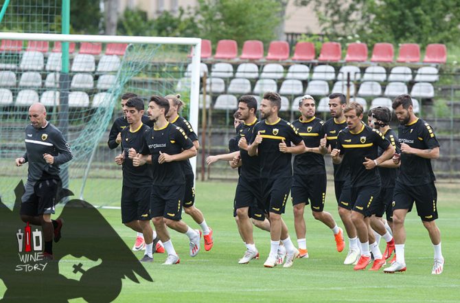 Επιθετική ανάπτυξη και αμυντική αντίδραση