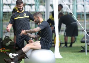 Τα… φιλάκια του Λιβάγια και το πειραχτήρι Σιμάο (VIDEO)