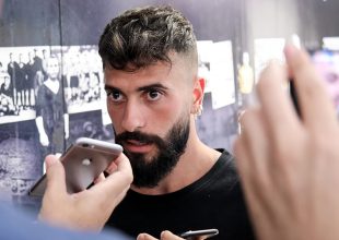 Συμπληρώνει τα κενά της!