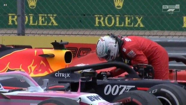 F1: Ο Φέτελ ζήτησε συγγνώμη από τον Φερστάπεν