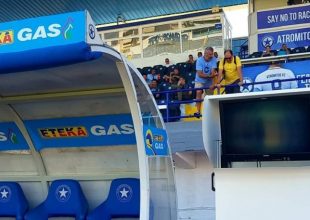 Super League: Ενοχλημένη η διοργανώτρια με την εταιρία του VAR