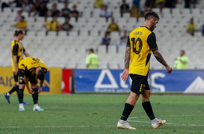 Να τελειώσει απόψε αυτή η φαρσοκωμωδία Να τελειώσει απόψε αυτή η φαρσοκωμωδία