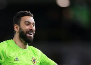 «Ψώνισε» τον Πογκμπά κι έπιασε το πέναλτι ο Ρουί Πατρίσιο!